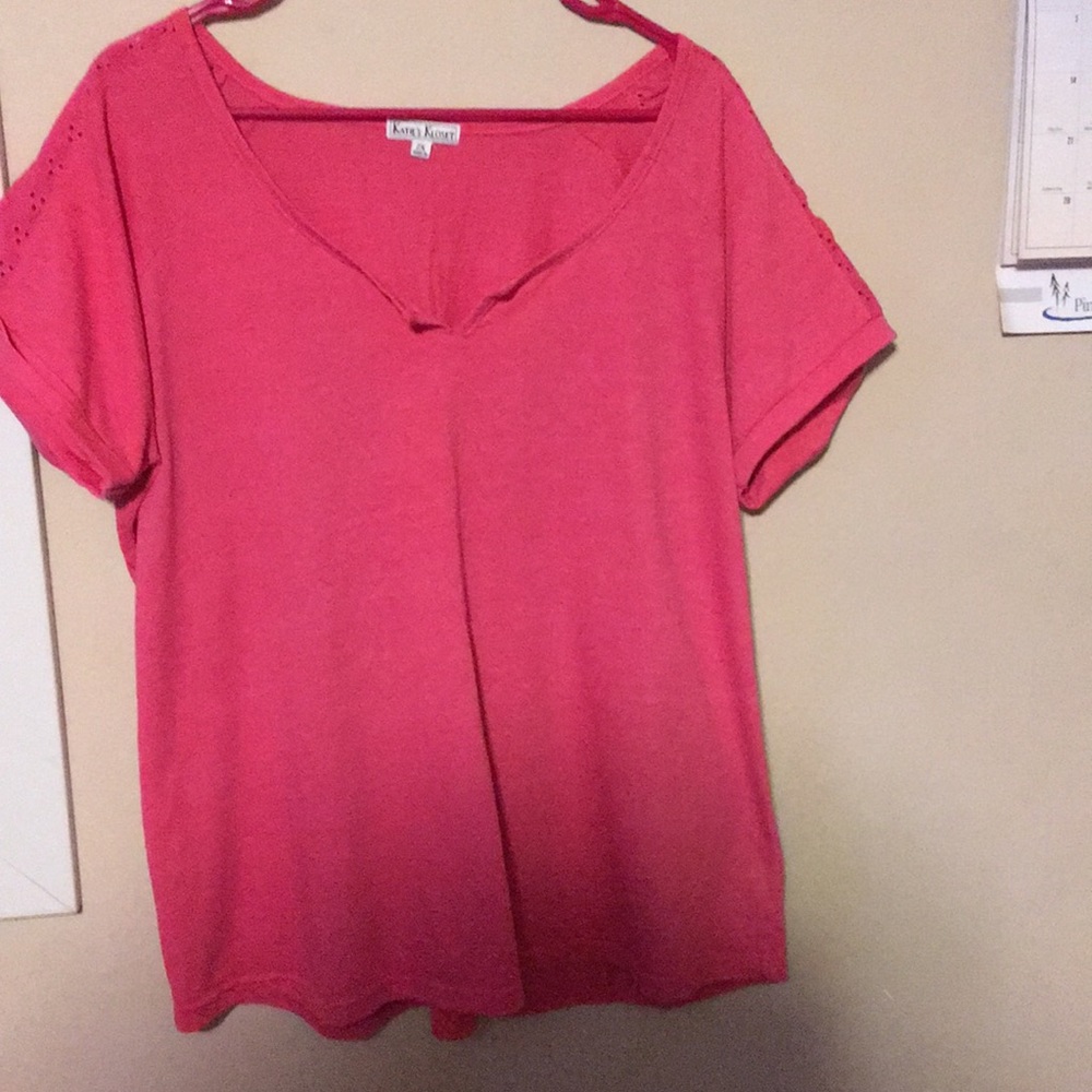 Woman’s tee